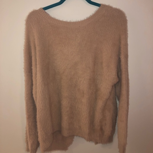 Mendocino sweater with cute back - Picture 2 of 2